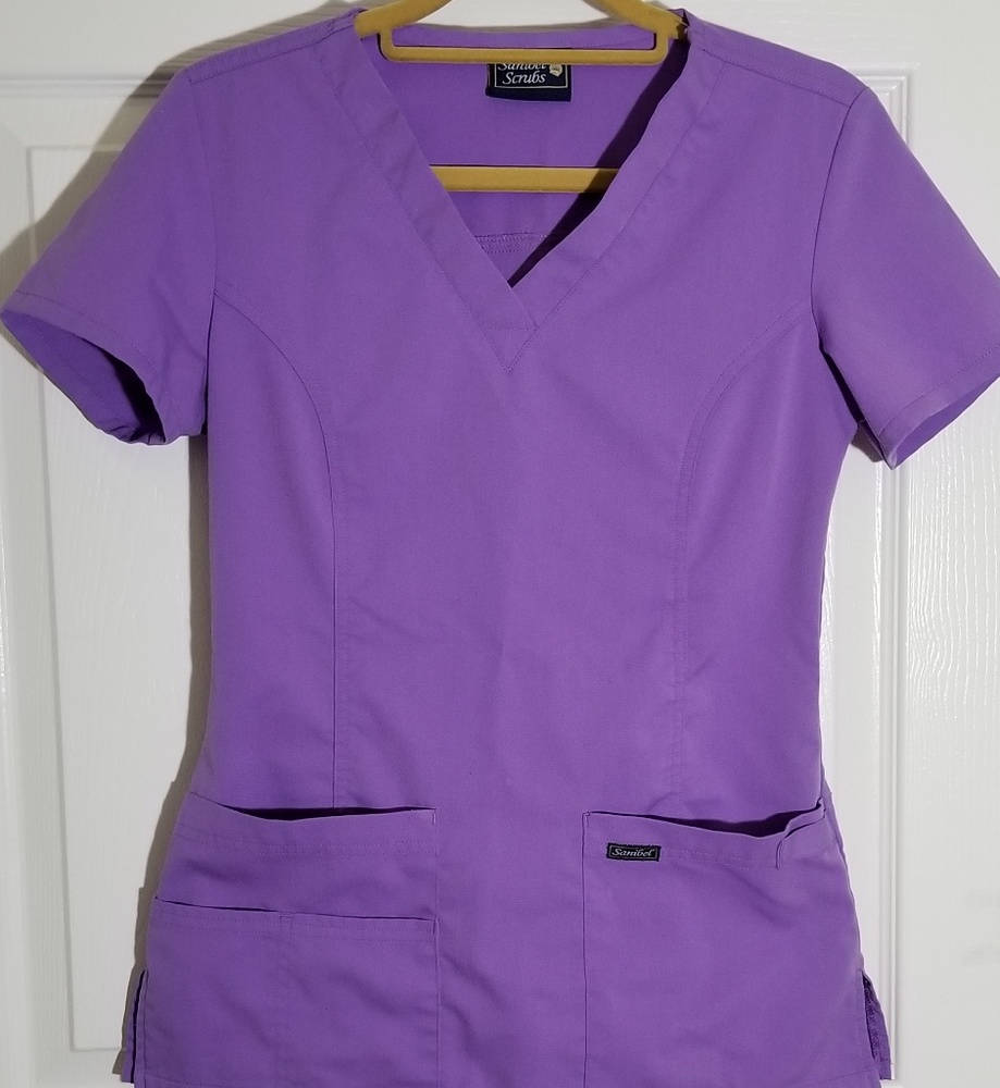 Scrub set